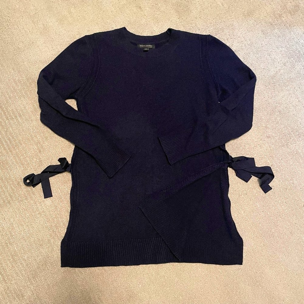 Banana Republic Wool/Cashmere Sweater, high slits with ribbon closure, medium